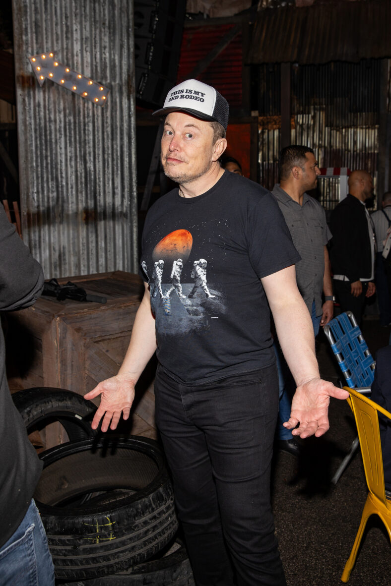 Elon Musk Roasted by Doja Cat in Scathing Messages About His Looks That Also Included a Request