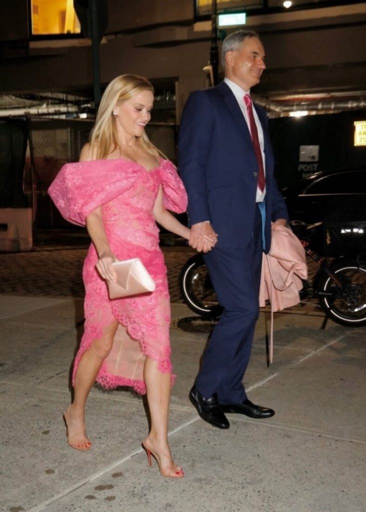 Reese Witherspoon Is Still Going Strong with Boyfriend Oliver Haarmann, Photographed Holding Hands After ‘Elle’ Premiere!