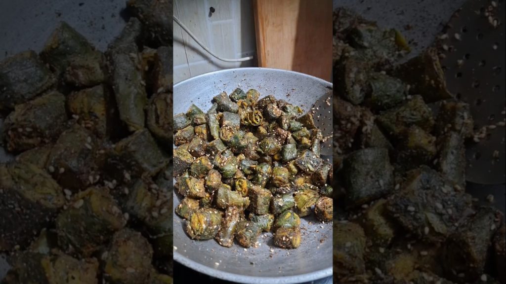 Arabi ke patte #locook #food #recipe #besan #healthy #shortvideo
