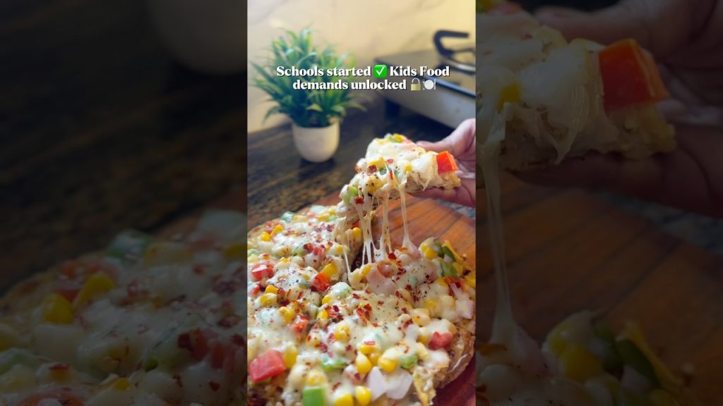 Chapathi Egg pizza 🍕 🤤❤️ #shortsfeed #food #recipe #cooking #foodie #youtubeshorts