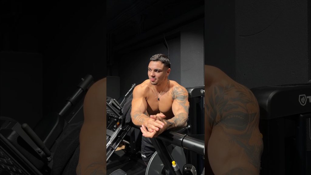 POV: Tu Pecho Rebota Cuando Bajas Escaleras #fitness #gym #gimnasio