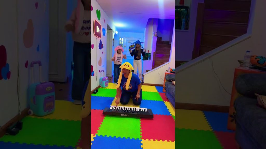 MAMÁ TOCABA EL PIANO 😃🎹cute 🍇🍏🍒 #comedy #funny #divertido #familiaibañez