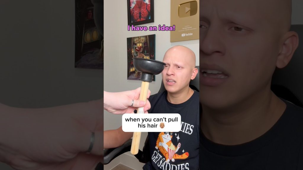 How to pull your bald man’s hair 👨🏽‍🦲😂 #comedy #funny #alopecia #bald #skit