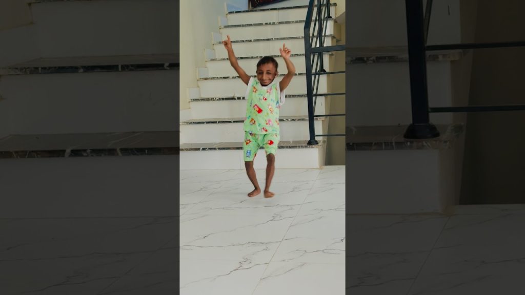 Kis ka dance Acha tha😳😂 #funny #comedy #comedyforever #comedy #comedymove #cutebaby