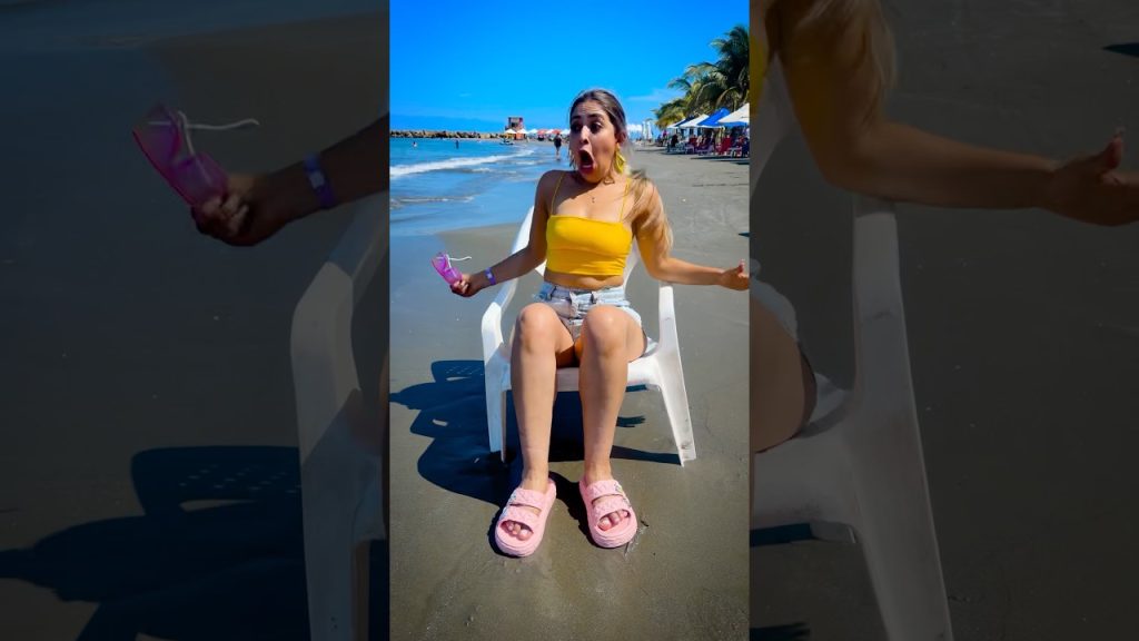 AYUDANDO A SALUNA #santioficial #funny #comedy #shorts