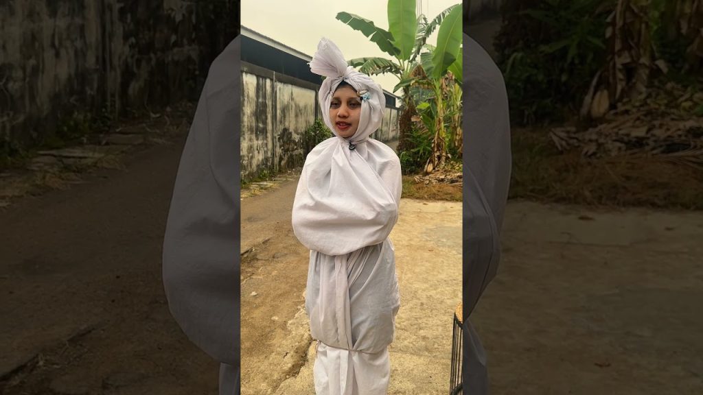 Sandalnya diambil pocong #funny
