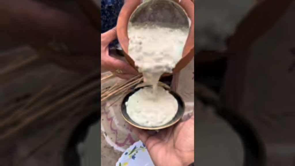 Lahsun ki Chatni with Roti village style #villagefood #food #recipe