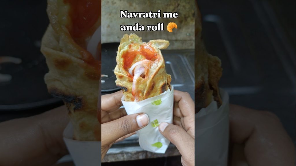 Navratri me anda roll 🥐 #shorts #food #recipe #viral #navratri #egg #eggrecipe #rollsroyce #ytshorts