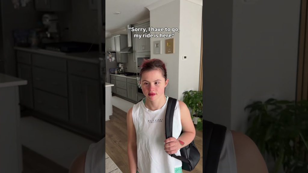 everyone knows who’s really in charge around here 😂 #funny #comedy #sisters #siblings #funnyvideos