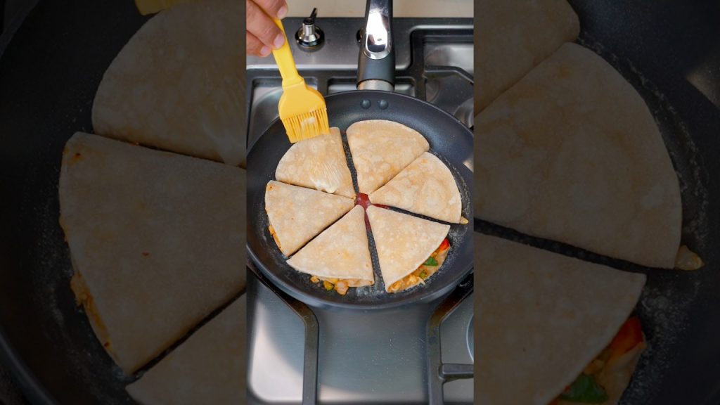 Roti wala Pizza Pockets – 5 mins Tiffin Recipe #bharatzkitchen #food #recipe